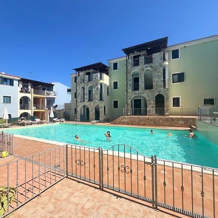 Appartamento Con Piscina Valledoria  Zewnętrze zdjęcie