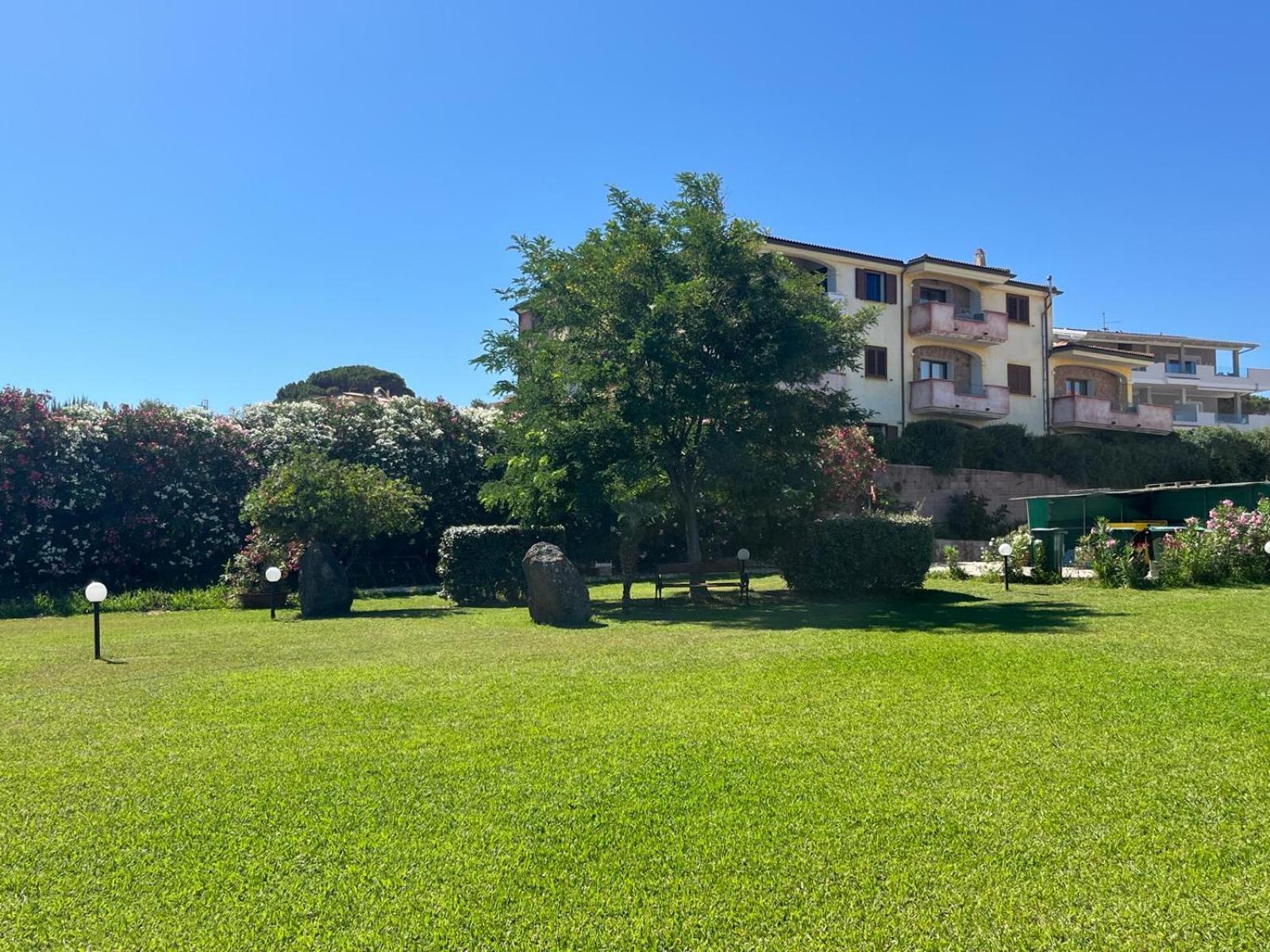 Appartamento Con Piscina Valledoria  Zewnętrze zdjęcie
