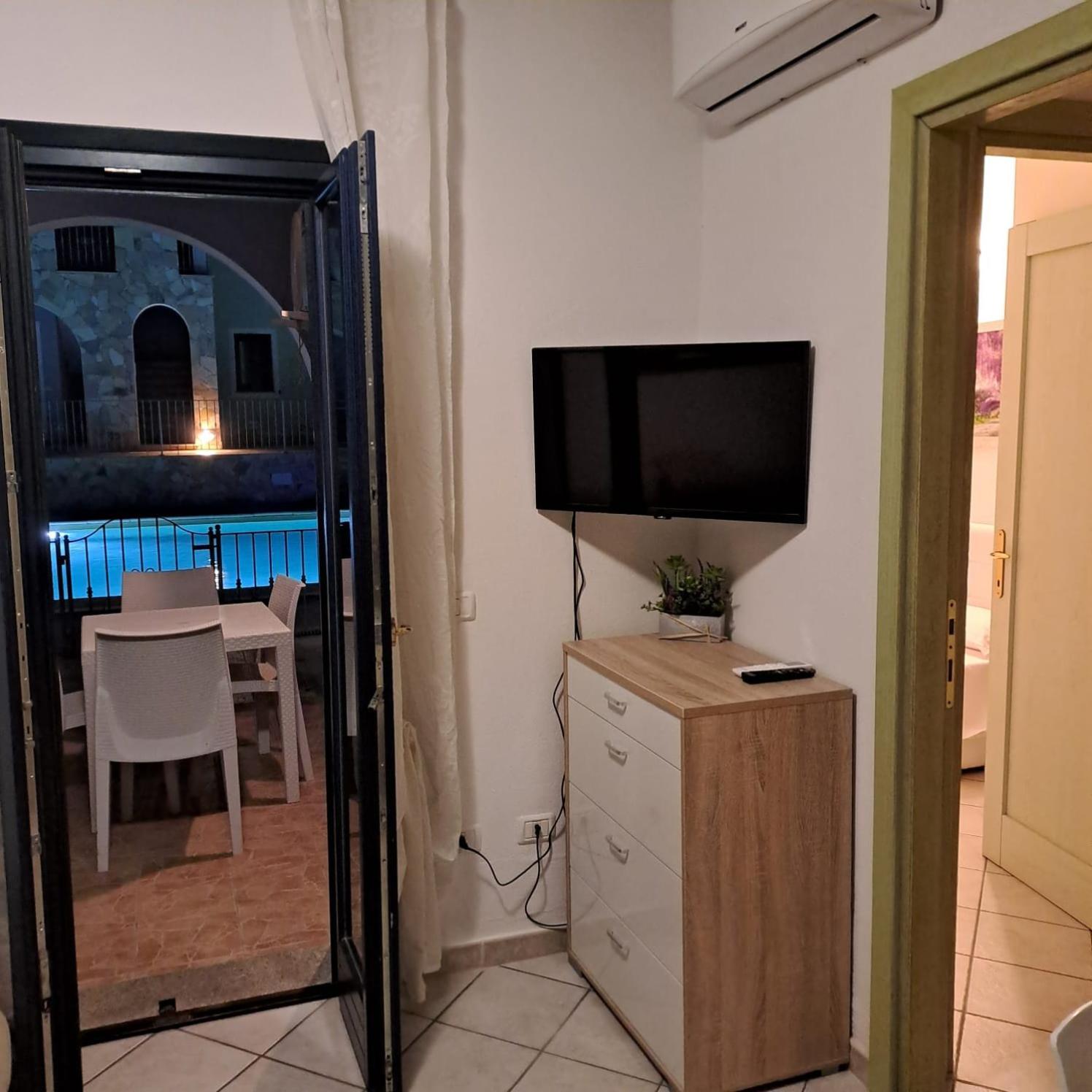Appartamento Con Piscina Valledoria  Zewnętrze zdjęcie